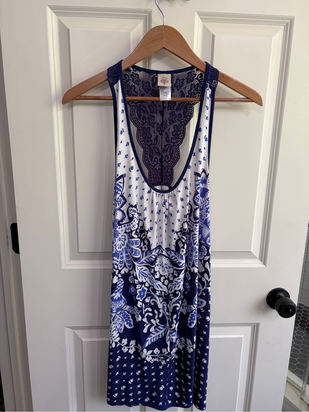 Excellent condition size XL In Bloom by Joquil Blue & White gown and robe. - Picture 3 of 10
